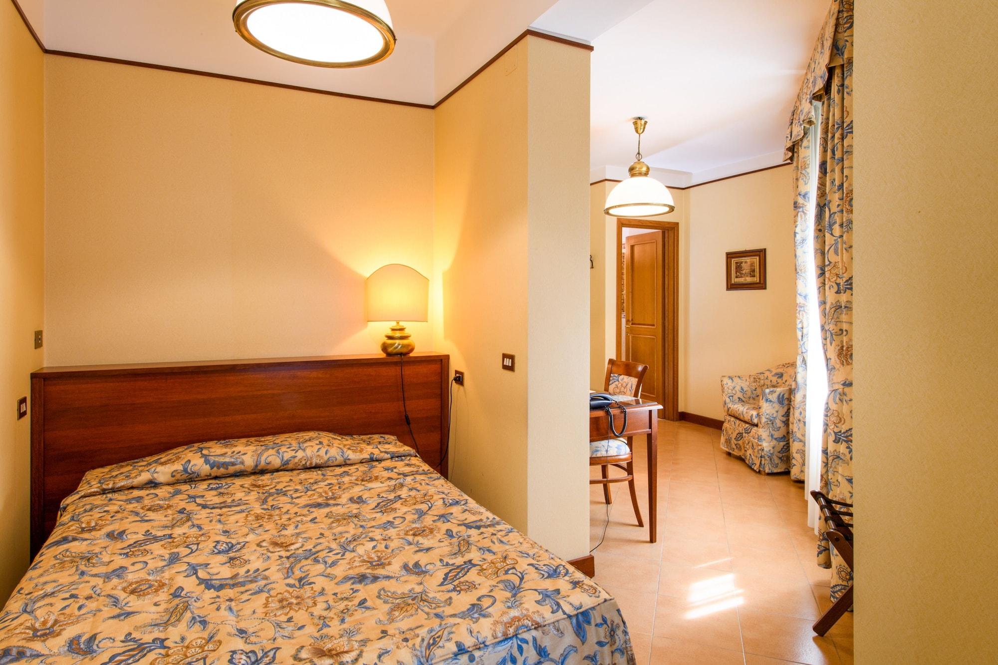 רג'ו אמיליה Albergo Reggio מראה חיצוני תמונה