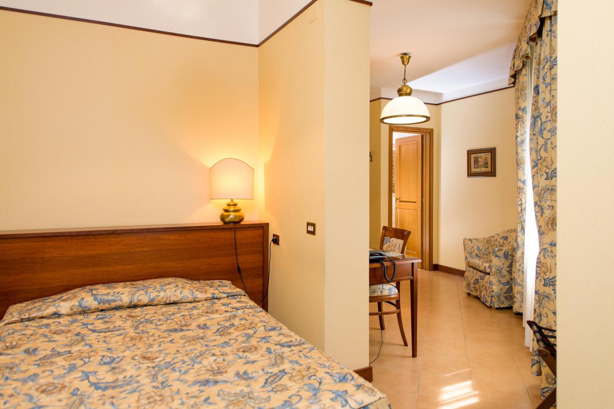 רג'ו אמיליה Albergo Reggio מראה חיצוני תמונה