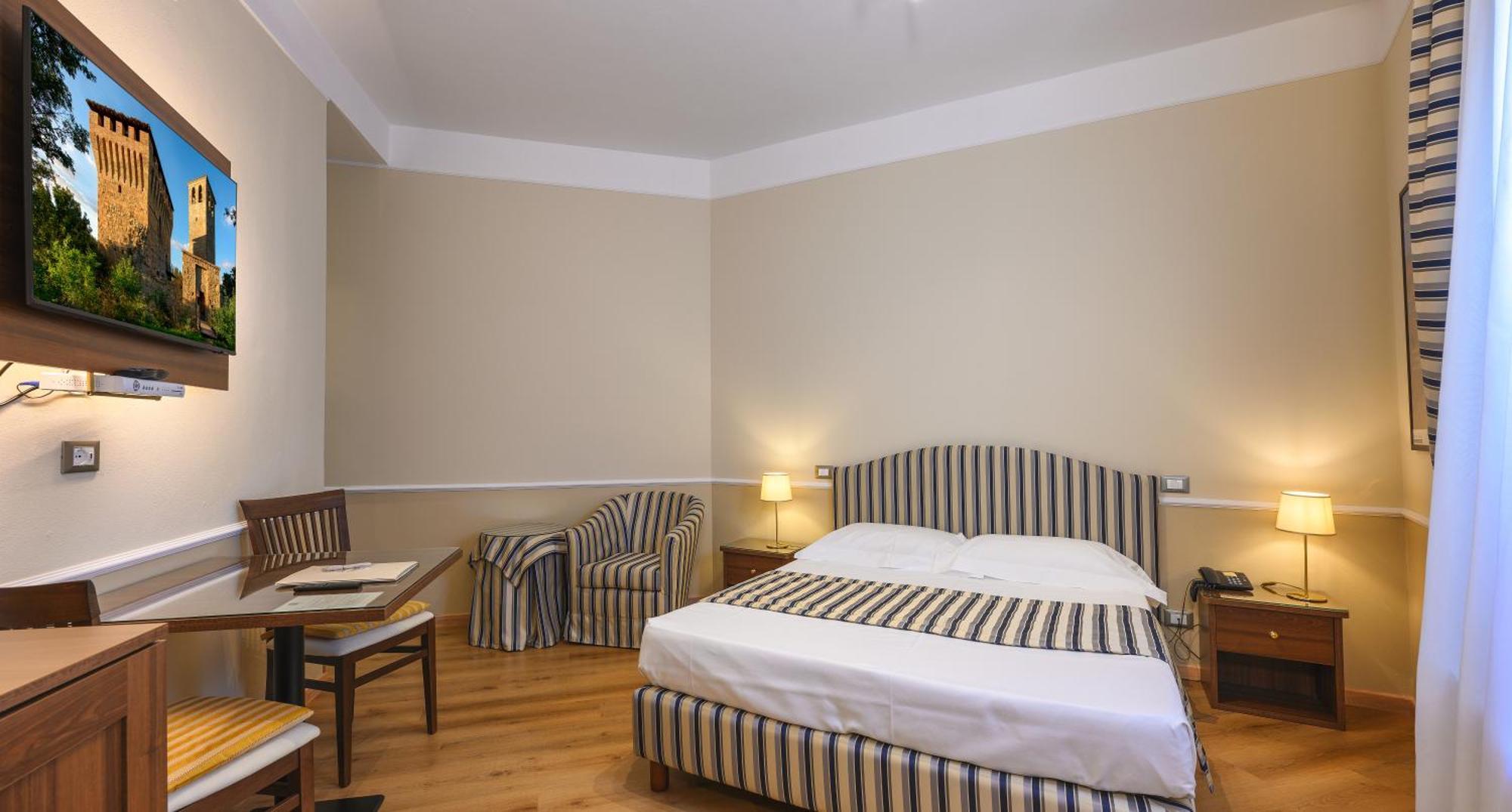 רג'ו אמיליה Albergo Reggio מראה חיצוני תמונה