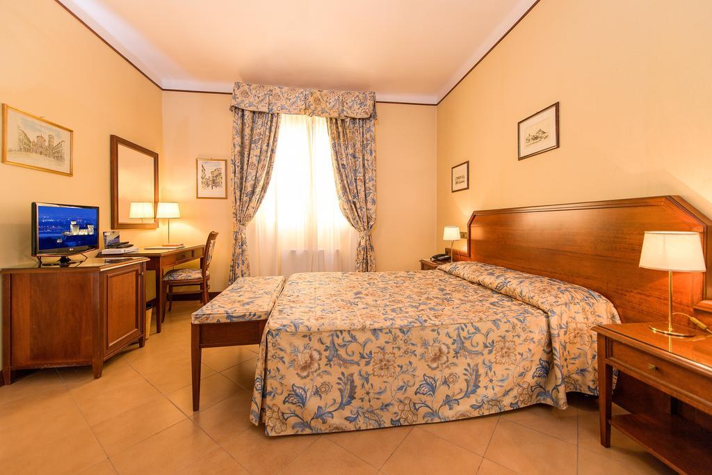 רג'ו אמיליה Albergo Reggio מראה חיצוני תמונה