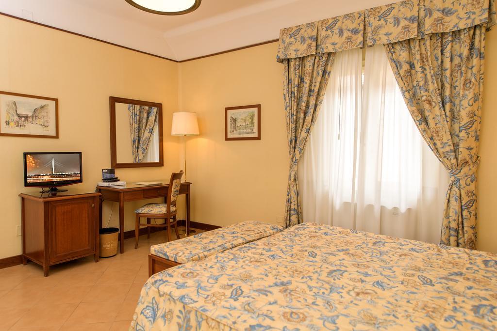 רג'ו אמיליה Albergo Reggio מראה חיצוני תמונה