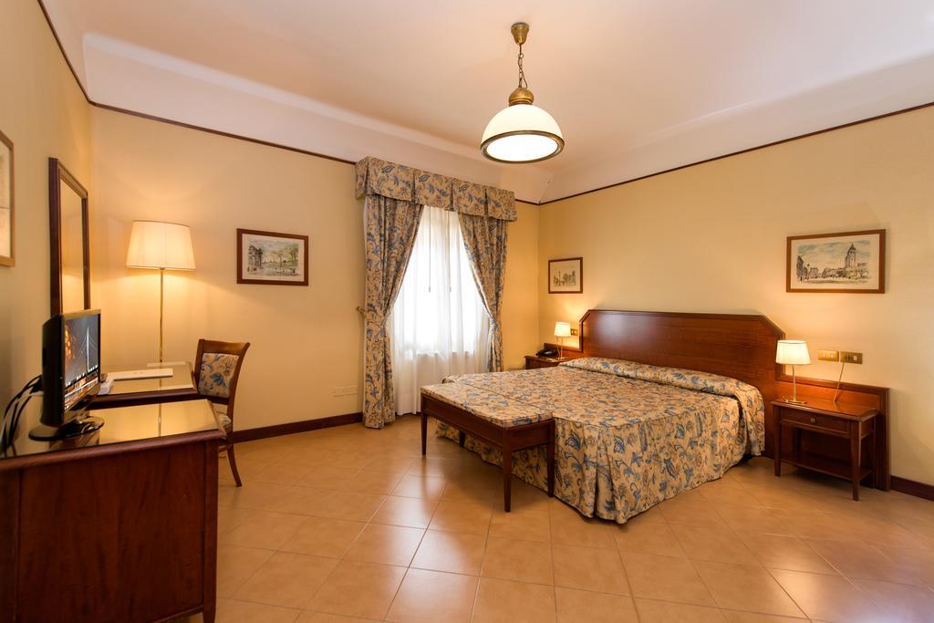 רג'ו אמיליה Albergo Reggio מראה חיצוני תמונה
