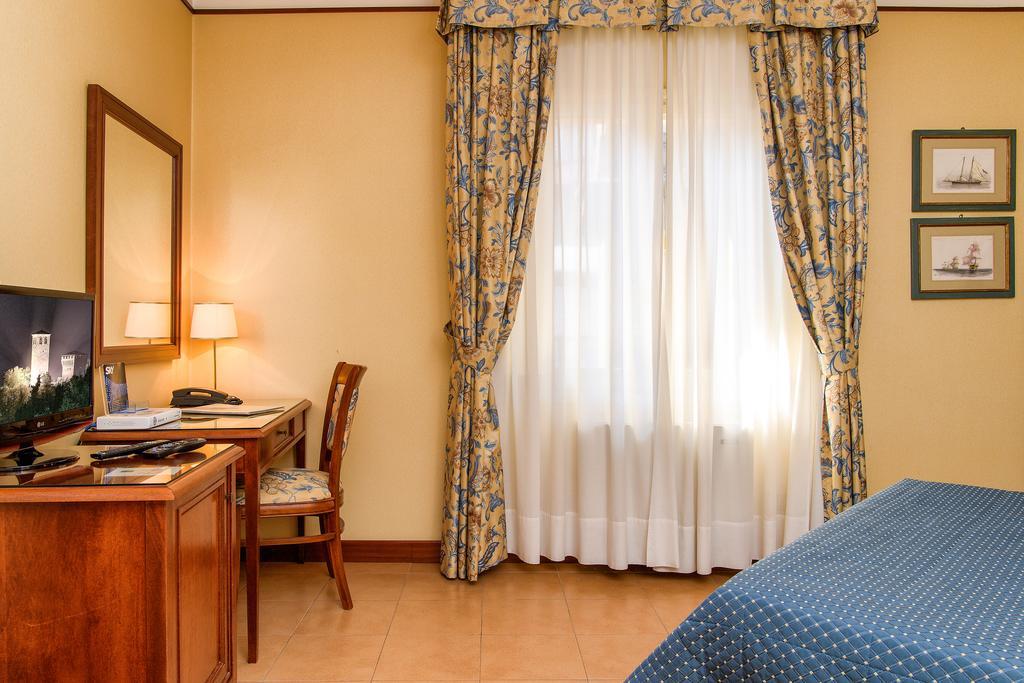 רג'ו אמיליה Albergo Reggio מראה חיצוני תמונה